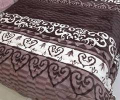 لحاف شتوي مجوز فرو عال وجهين محشي ديكرون دبل منجد مبطن فرو خاروف