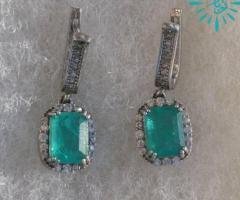 حجر الزمرد هو حجر الحب الناجح